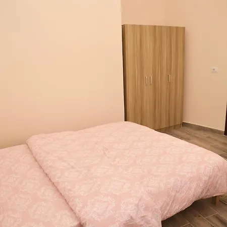 Flower Apartman Tirana